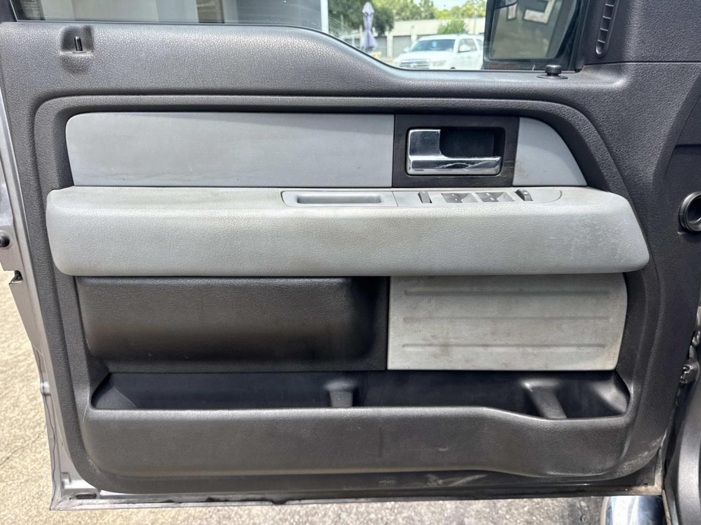 2012 Gray /Steel Gray Ford F-150 2WD SuperCrew 145 XL (1FTEW1CM3CF) , Automatic transmission, located at 6904 Johnston St., Lafayette, LA, 70503, (337) 988-1960, 30.143589, -92.100601- Photo#17