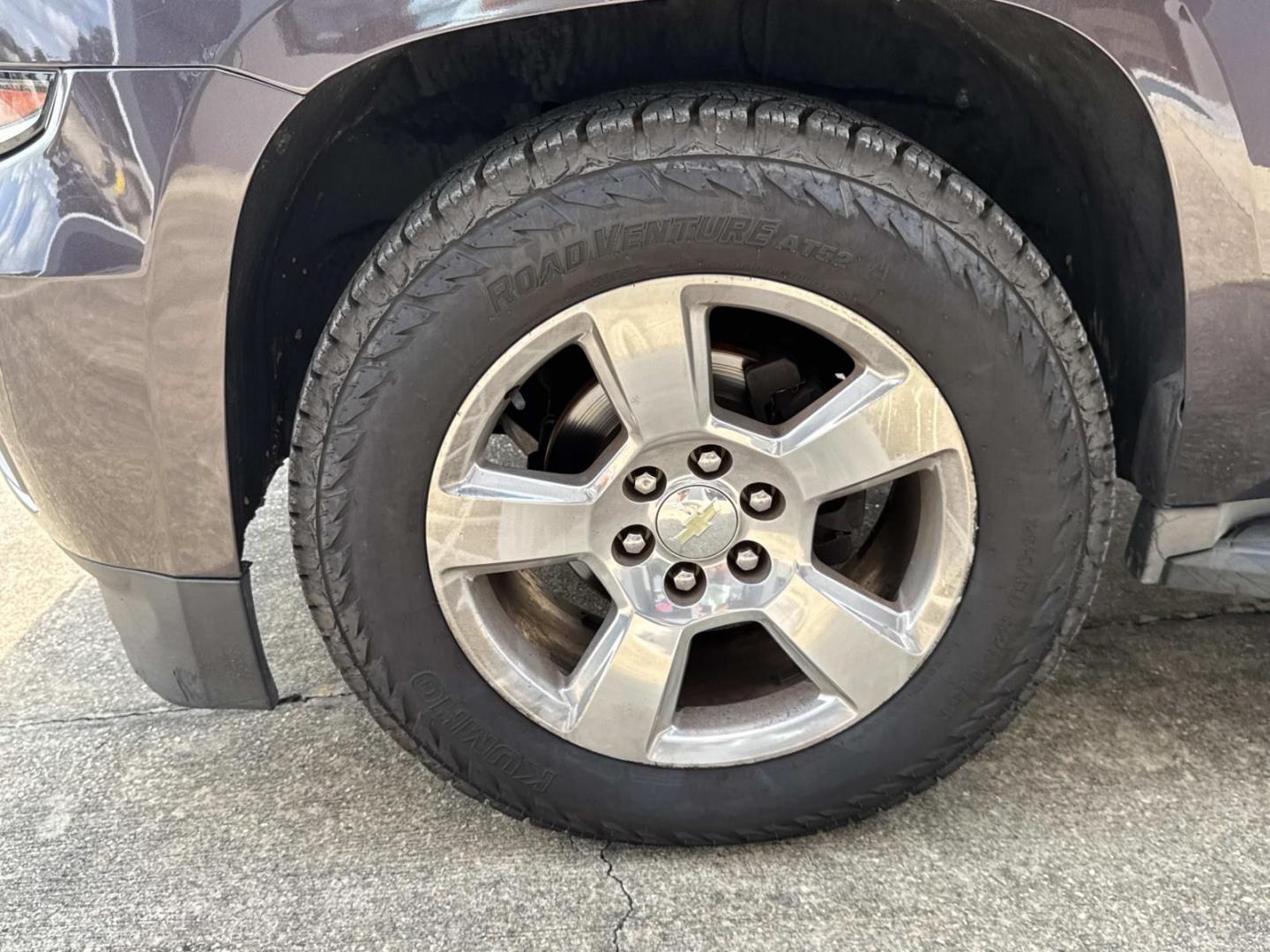 2015 Brown /Tan Chevrolet Tahoe 4WD 4dr LT (1GNSKBKC7FR) , Automatic transmission, located at 6904 Johnston St., Lafayette, LA, 70503, (337) 988-1960, 30.143589, -92.100601- Photo#4
