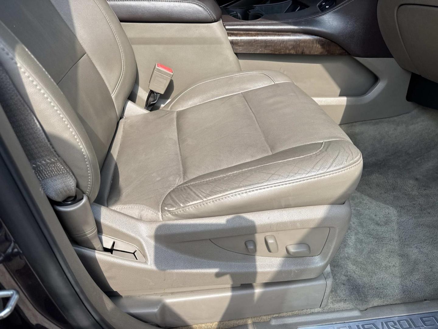 2015 Brown /Tan Chevrolet Tahoe 4WD 4dr LT (1GNSKBKC7FR) , Automatic transmission, located at 6904 Johnston St., Lafayette, LA, 70503, (337) 988-1960, 30.143589, -92.100601- Photo#12