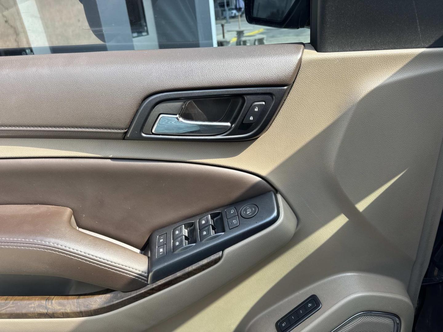 2015 Brown /Tan Chevrolet Tahoe 4WD 4dr LT (1GNSKBKC7FR) , Automatic transmission, located at 6904 Johnston St., Lafayette, LA, 70503, (337) 988-1960, 30.143589, -92.100601- Photo#20