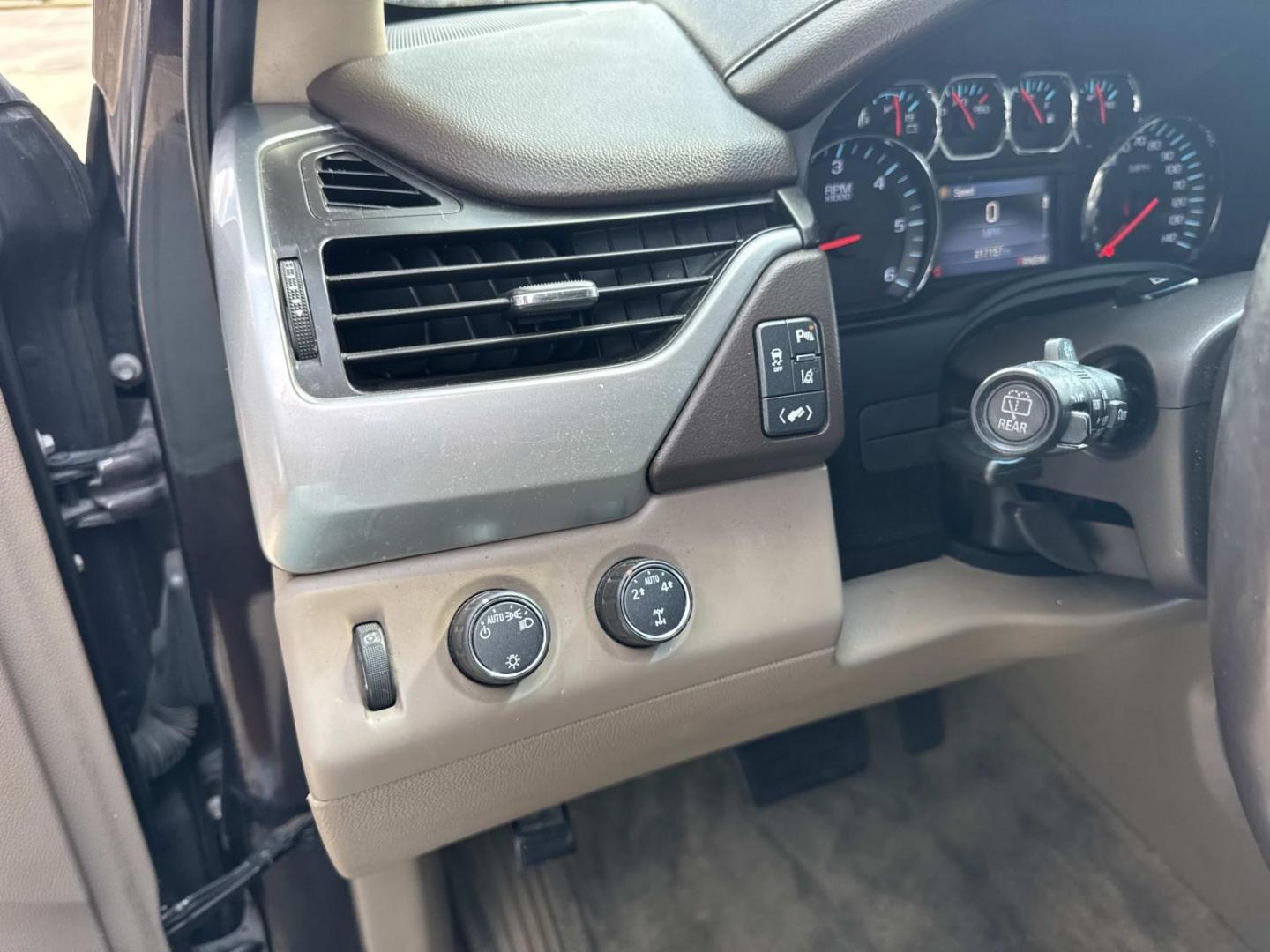 2015 Brown /Tan Chevrolet Tahoe 4WD 4dr LT (1GNSKBKC7FR) , Automatic transmission, located at 6904 Johnston St., Lafayette, LA, 70503, (337) 988-1960, 30.143589, -92.100601- Photo#21