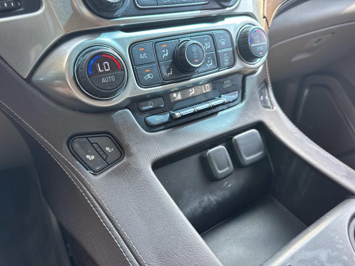2015 Brown /Tan Chevrolet Tahoe 4WD 4dr LT (1GNSKBKC7FR) , Automatic transmission, located at 6904 Johnston St., Lafayette, LA, 70503, (337) 988-1960, 30.143589, -92.100601- Photo#27