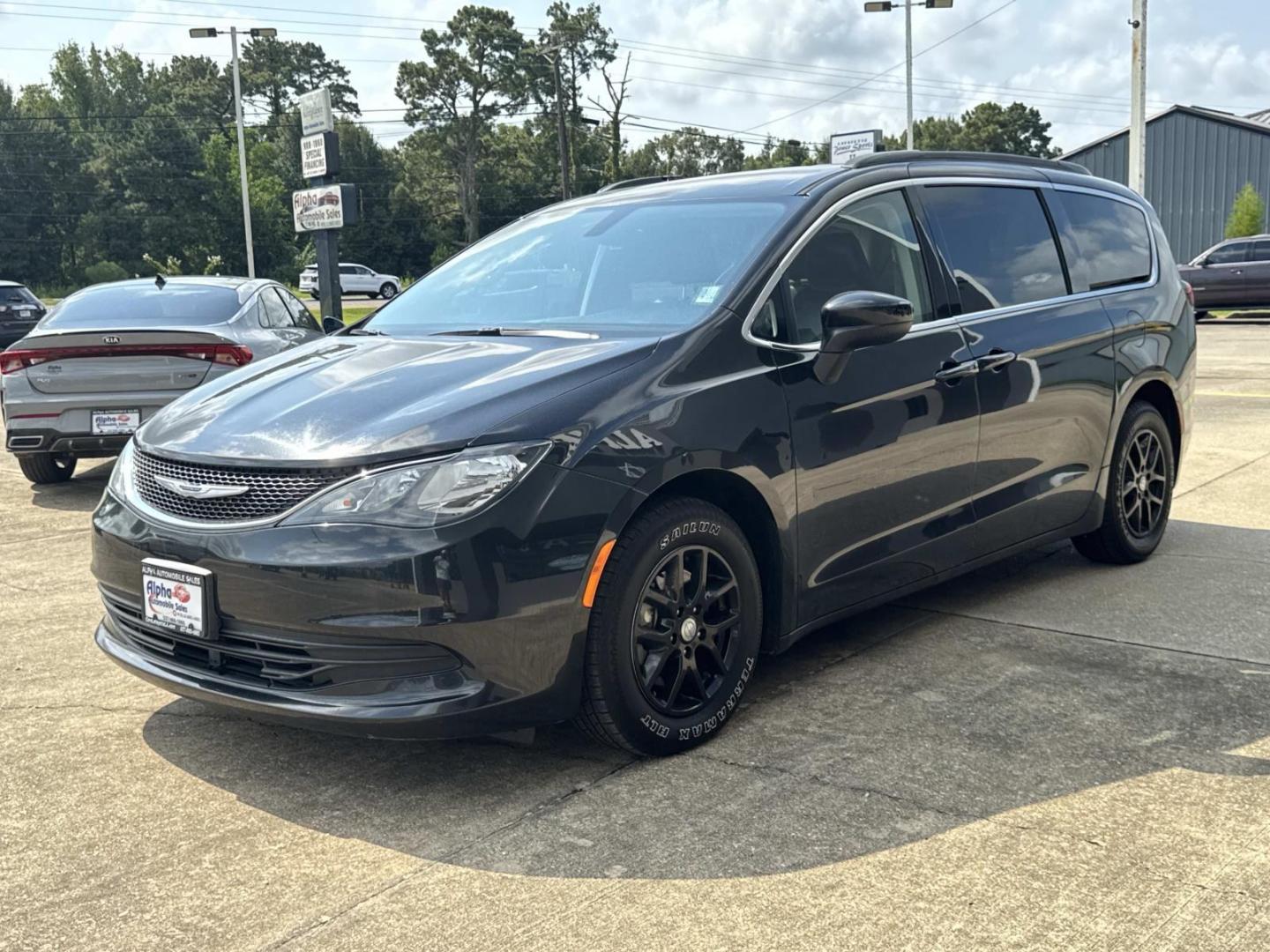 2020 Black /Alloy/Black Chrysler Voyager LXI FWD (2C4RC1DG3LR) , Automatic transmission, located at 6904 Johnston St., Lafayette, LA, 70503, (337) 988-1960, 30.143589, -92.100601- Photo#3