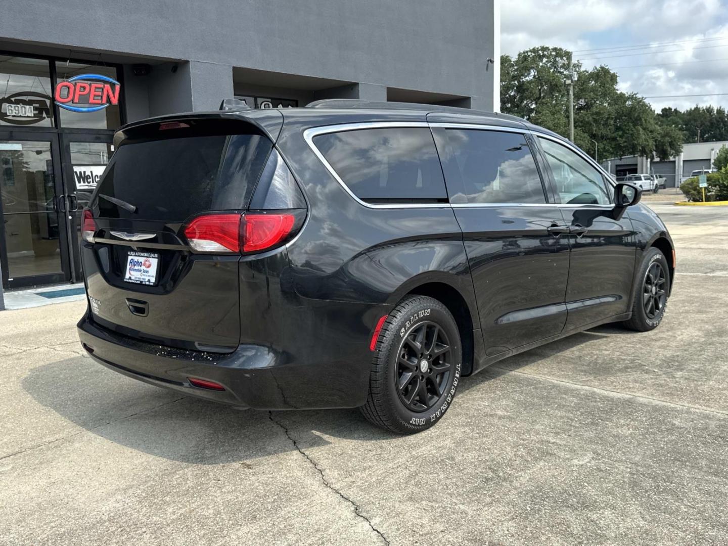 2020 Black /Alloy/Black Chrysler Voyager LXI FWD (2C4RC1DG3LR) , Automatic transmission, located at 6904 Johnston St., Lafayette, LA, 70503, (337) 988-1960, 30.143589, -92.100601- Photo#7
