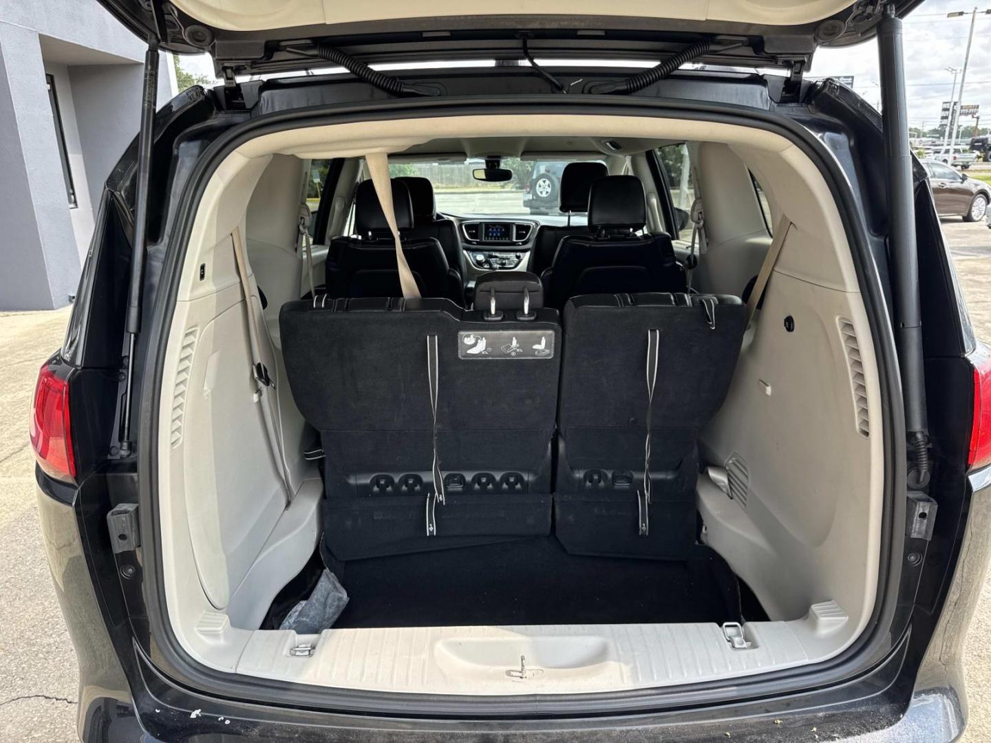 2020 Black /Alloy/Black Chrysler Voyager LXI FWD (2C4RC1DG3LR) , Automatic transmission, located at 6904 Johnston St., Lafayette, LA, 70503, (337) 988-1960, 30.143589, -92.100601- Photo#8