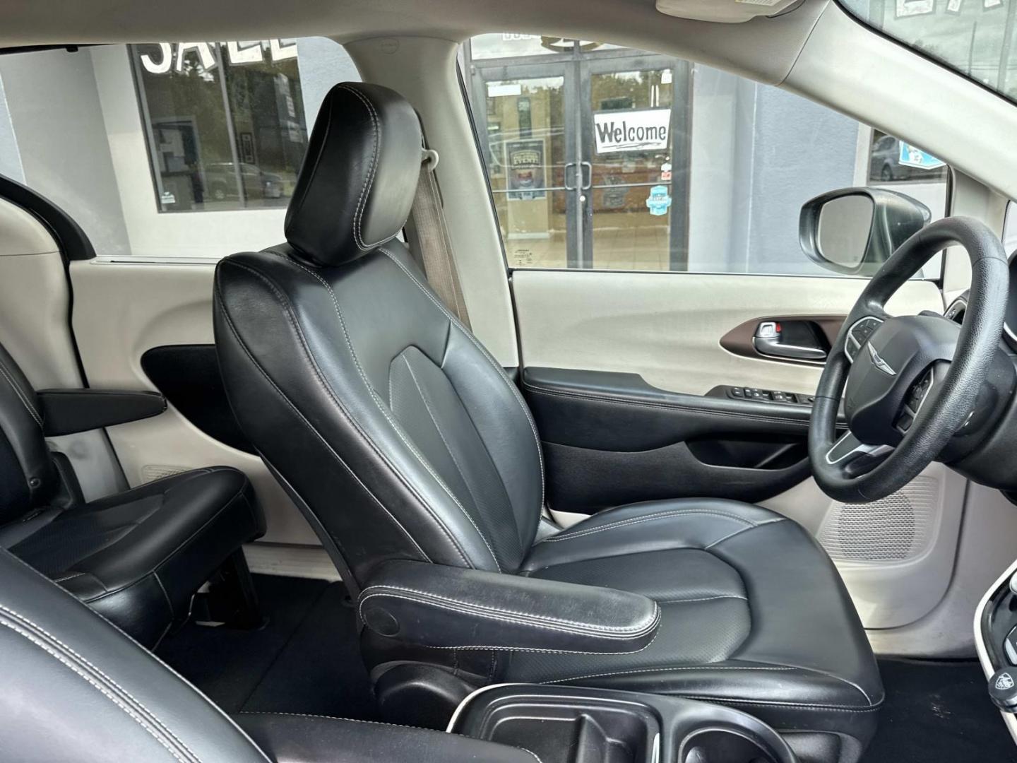 2020 Black /Alloy/Black Chrysler Voyager LXI FWD (2C4RC1DG3LR) , Automatic transmission, located at 6904 Johnston St., Lafayette, LA, 70503, (337) 988-1960, 30.143589, -92.100601- Photo#10
