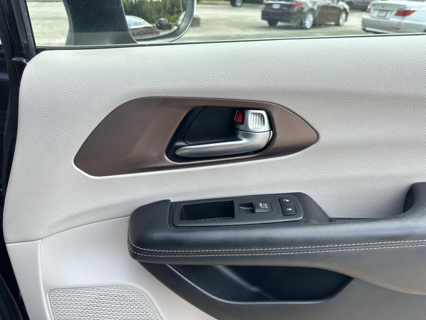 2020 Black /Alloy/Black Chrysler Voyager LXI FWD (2C4RC1DG3LR) , Automatic transmission, located at 6904 Johnston St., Lafayette, LA, 70503, (337) 988-1960, 30.143589, -92.100601- Photo#14