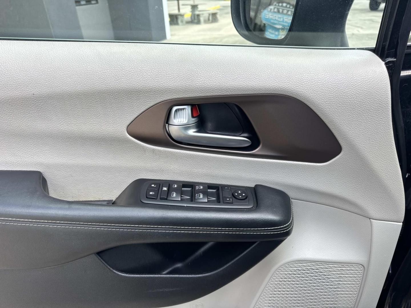 2020 Black /Alloy/Black Chrysler Voyager LXI FWD (2C4RC1DG3LR) , Automatic transmission, located at 6904 Johnston St., Lafayette, LA, 70503, (337) 988-1960, 30.143589, -92.100601- Photo#19