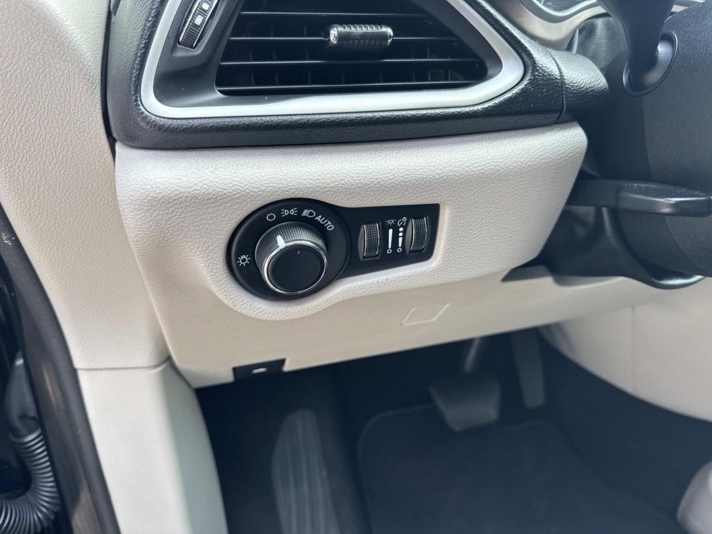 2020 Black /Alloy/Black Chrysler Voyager LXI FWD (2C4RC1DG3LR) , Automatic transmission, located at 6904 Johnston St., Lafayette, LA, 70503, (337) 988-1960, 30.143589, -92.100601- Photo#20