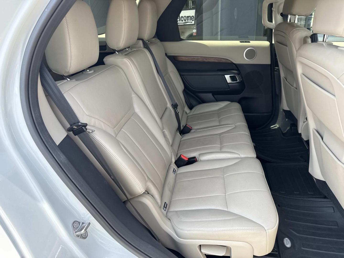 2017 White /Gray Land Rover Discovery SE V6 Supercharged (SALRGBBV2HA) , Automatic transmission, located at 6904 Johnston St., Lafayette, LA, 70503, (337) 988-1960, 30.143589, -92.100601- Photo#8