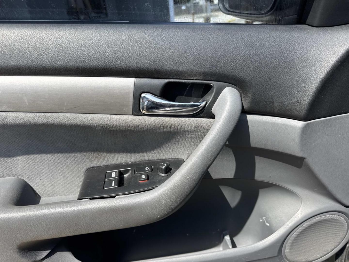 2007 Blue /Gray Honda Accord Cpe 2dr I4 AT LX (1HGCM723X7A) , Automatic transmission, located at 6904 Johnston St., Lafayette, LA, 70503, (337) 988-1960, 30.143589, -92.100601- Photo#18